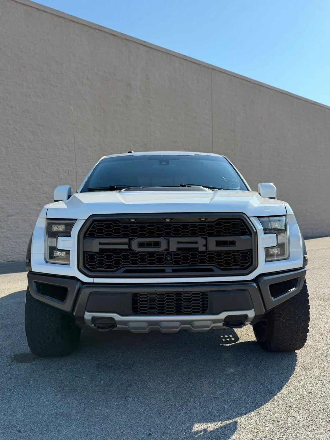 Ford F-150 Raptor 4WD SuperCrew 5.5' Box 2017