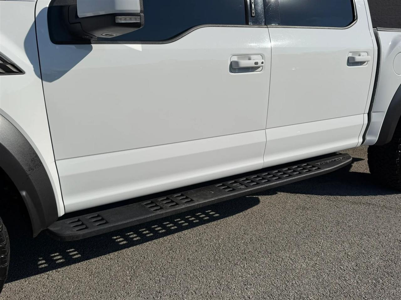 Ford F-150 Raptor 4WD SuperCrew 5.5' Box 2017