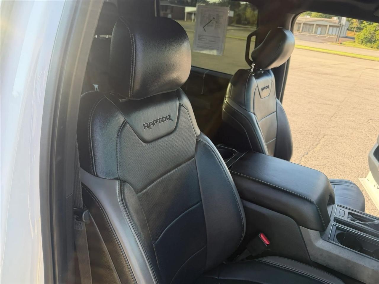 Ford F-150 Raptor 4WD SuperCrew 5.5' Box 2017