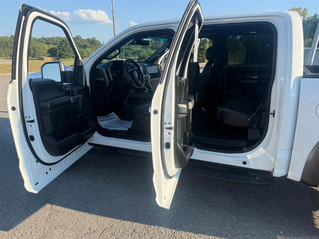 Ford F-150 Raptor 4WD SuperCrew 5.5' Box 2017