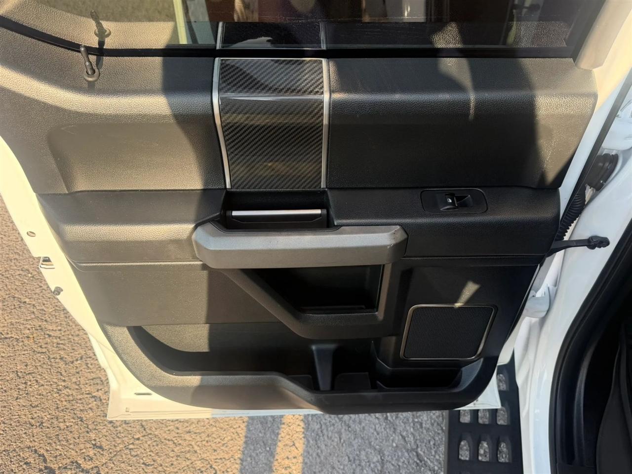 Ford F-150 Raptor 4WD SuperCrew 5.5' Box 2017