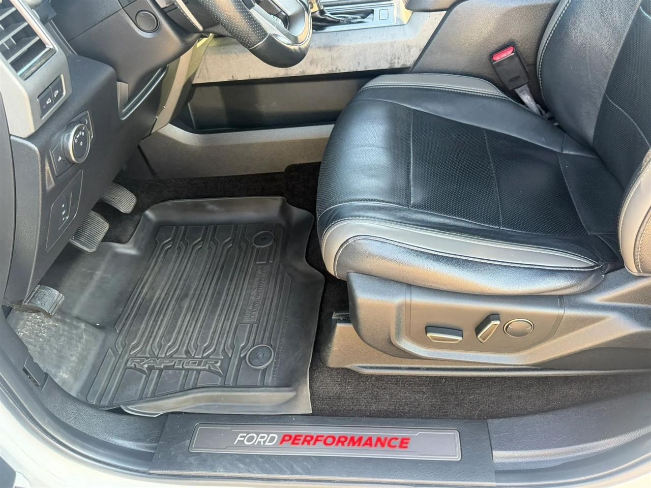 Ford F-150 Raptor 4WD SuperCrew 5.5' Box 2017