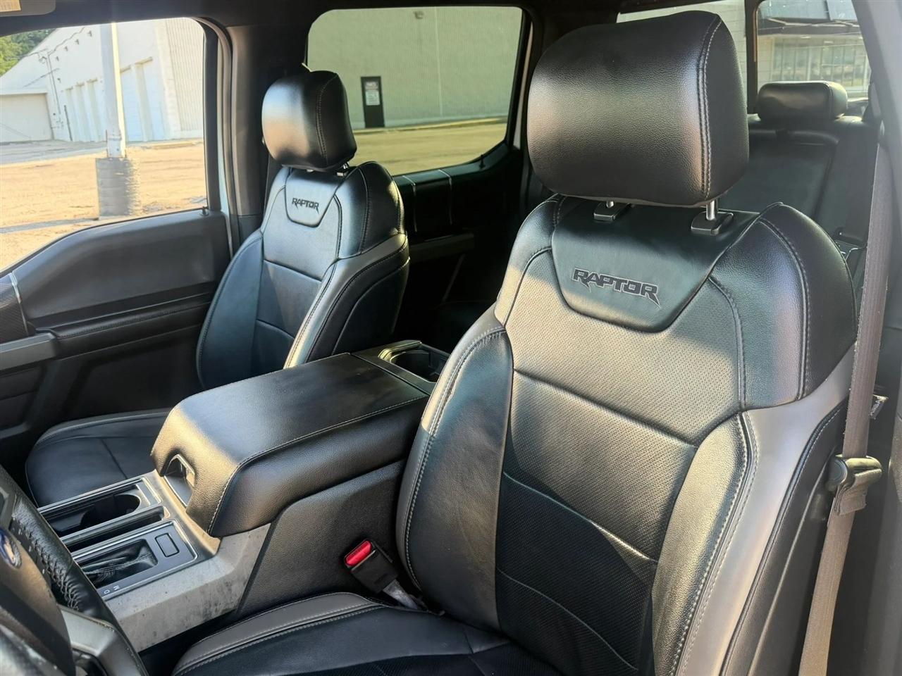 Ford F-150 Raptor 4WD SuperCrew 5.5' Box 2017