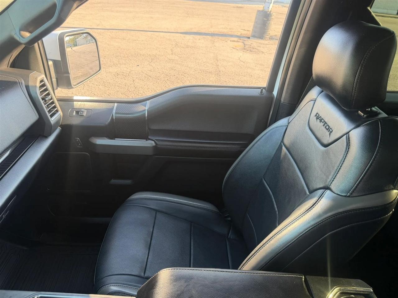 Ford F-150 Raptor 4WD SuperCrew 5.5' Box 2017