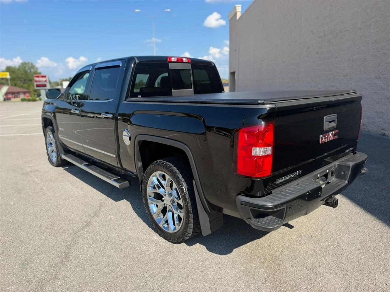 GMC Sierra 1500 4WD Crew Cab 143.5" Denali 2014
