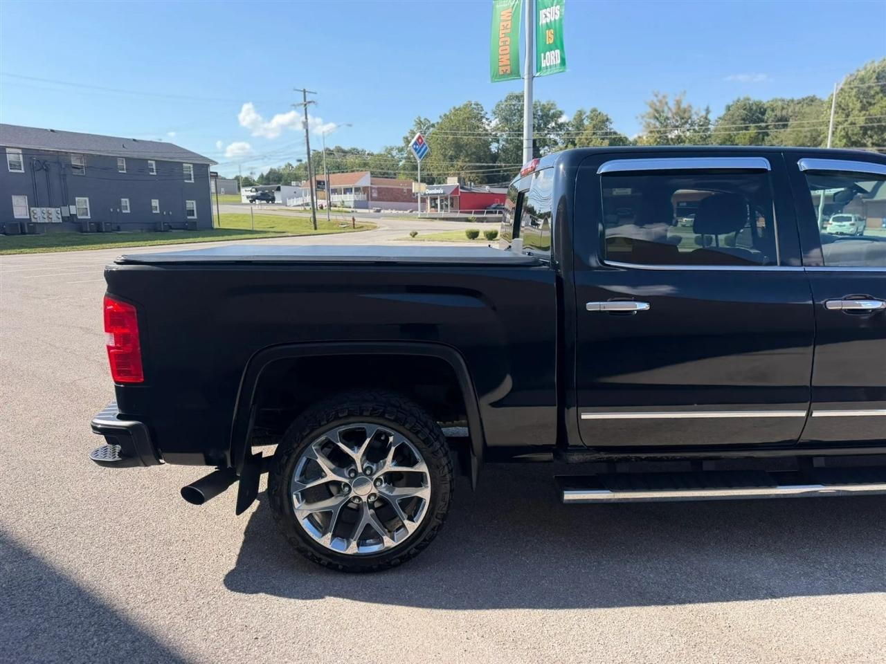 GMC Sierra 1500 4WD Crew Cab 143.5" Denali 2014