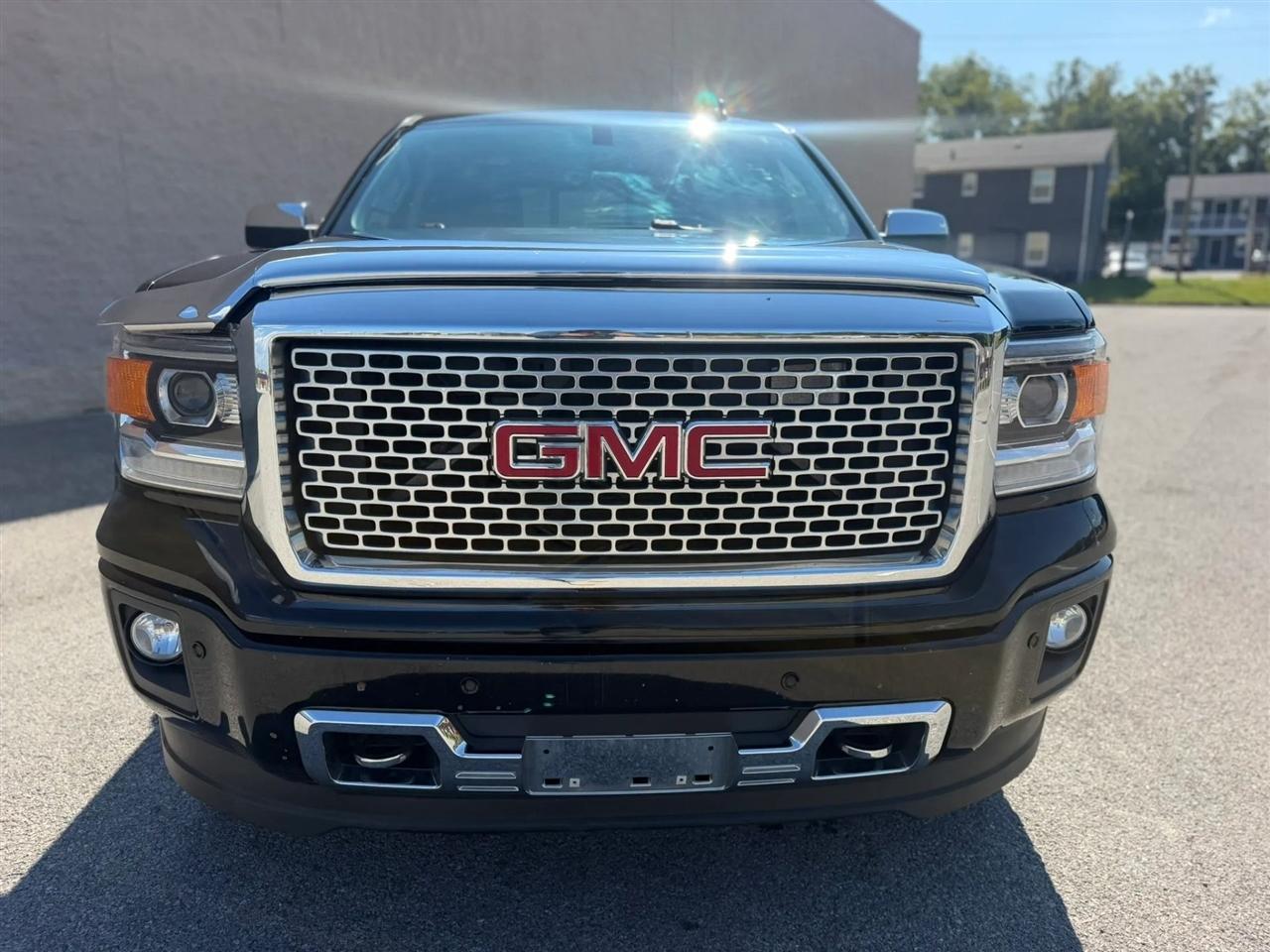 GMC Sierra 1500 4WD Crew Cab 143.5" Denali 2014