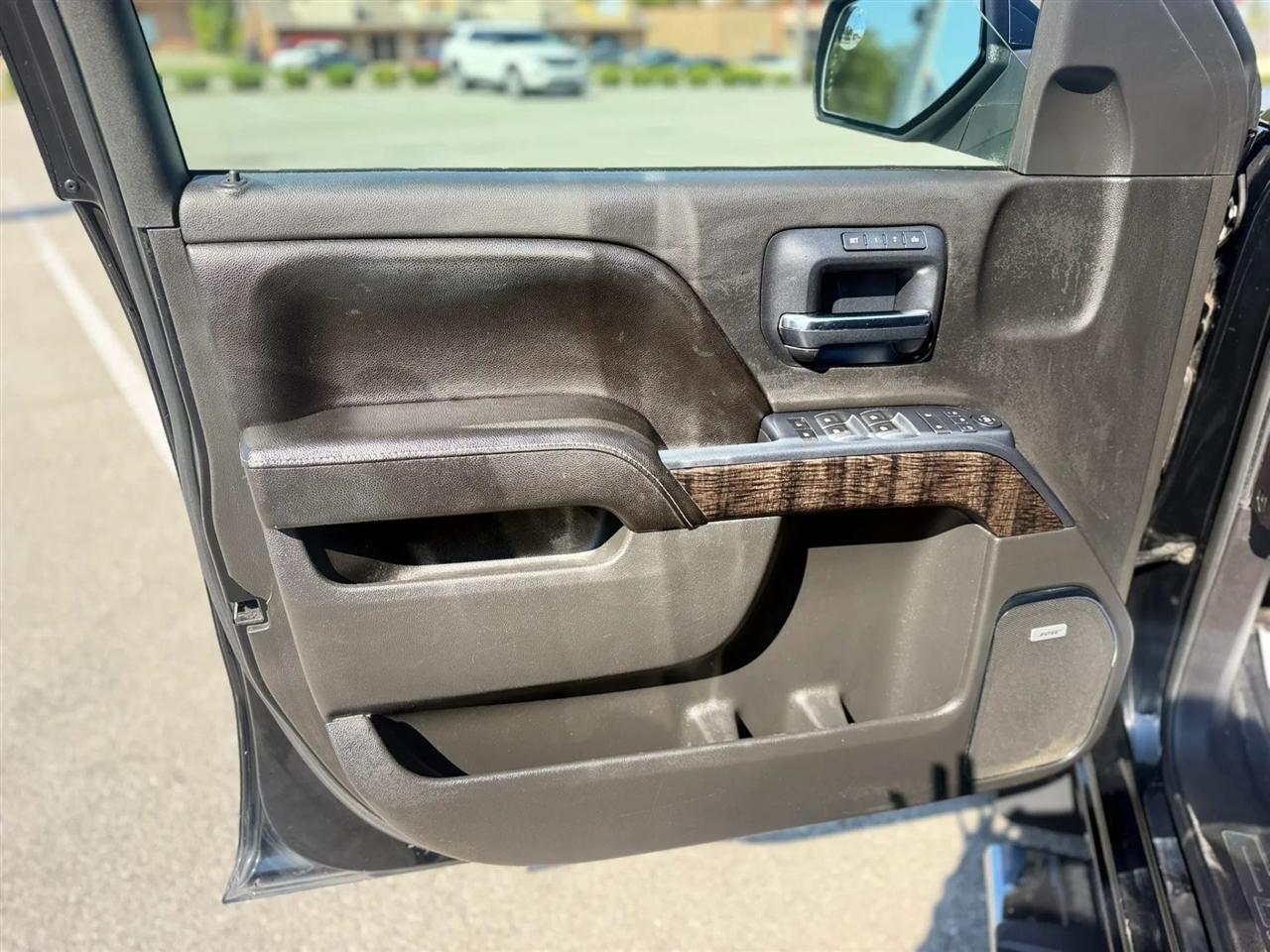 GMC Sierra 1500 4WD Crew Cab 143.5" Denali 2014
