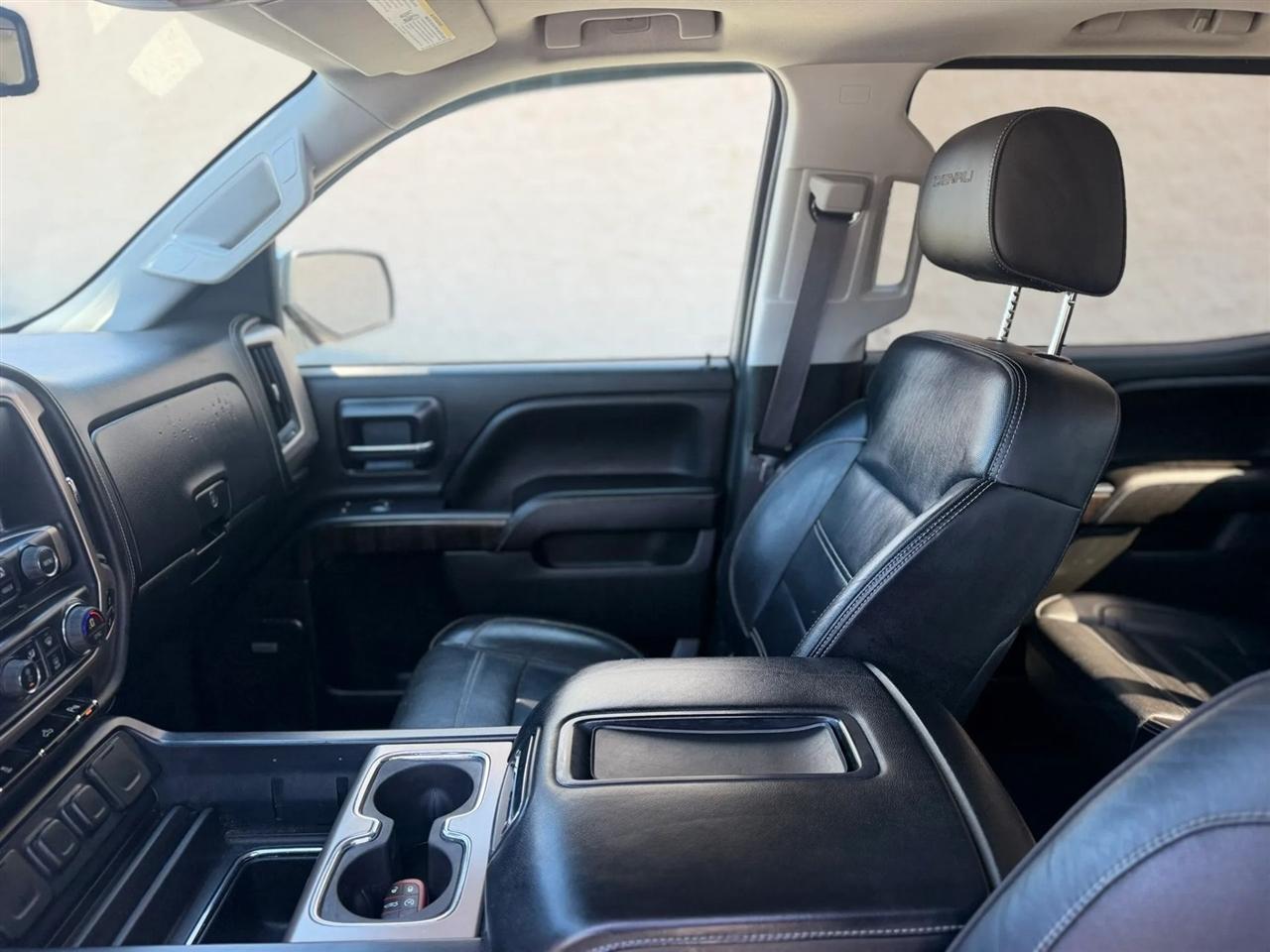 GMC Sierra 1500 4WD Crew Cab 143.5" Denali 2014