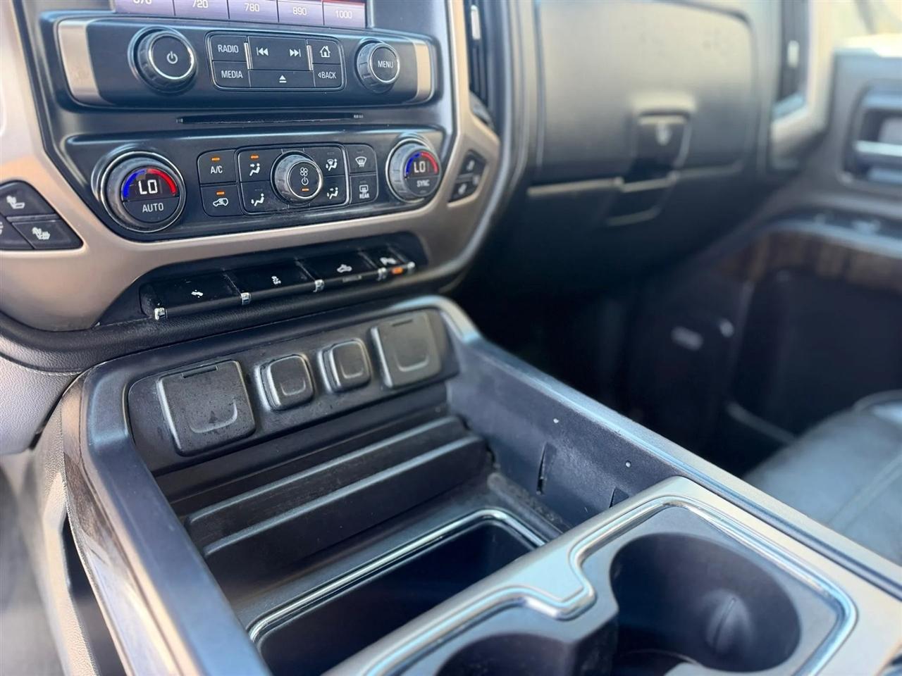 GMC Sierra 1500 4WD Crew Cab 143.5" Denali 2014