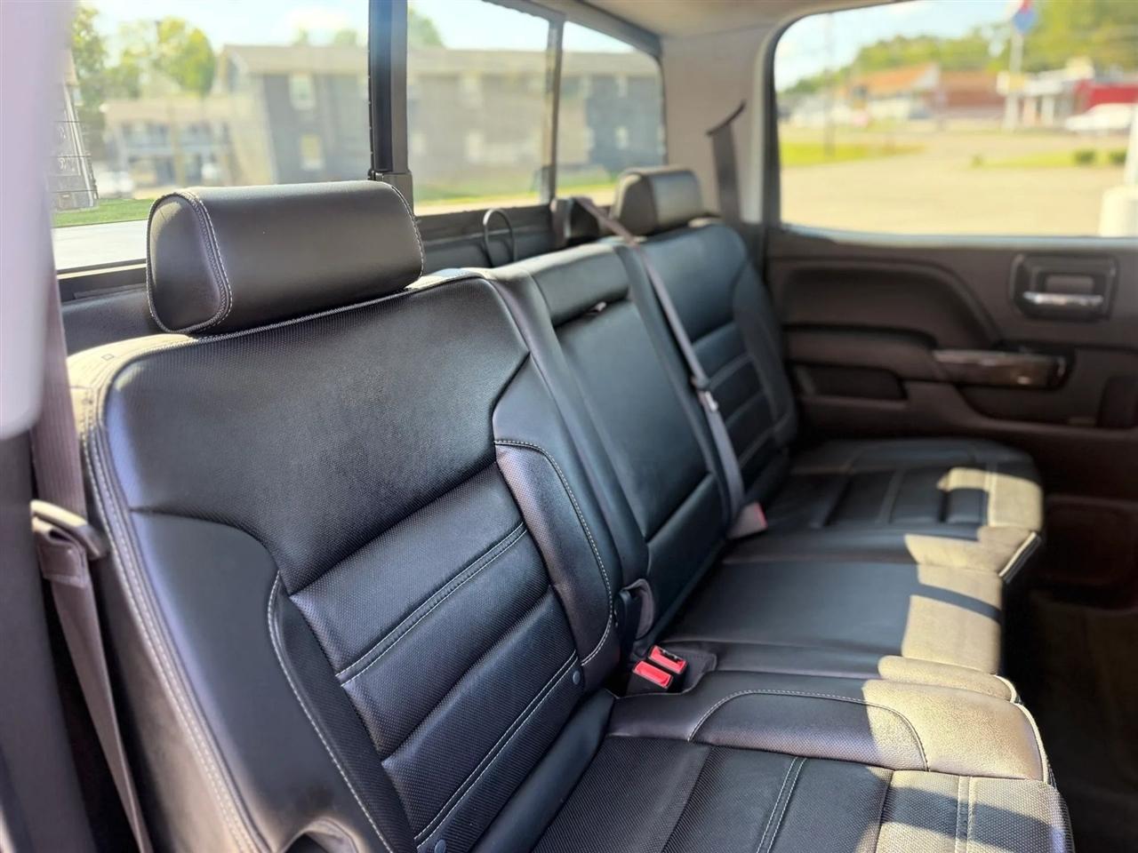 GMC Sierra 1500 4WD Crew Cab 143.5" Denali 2014