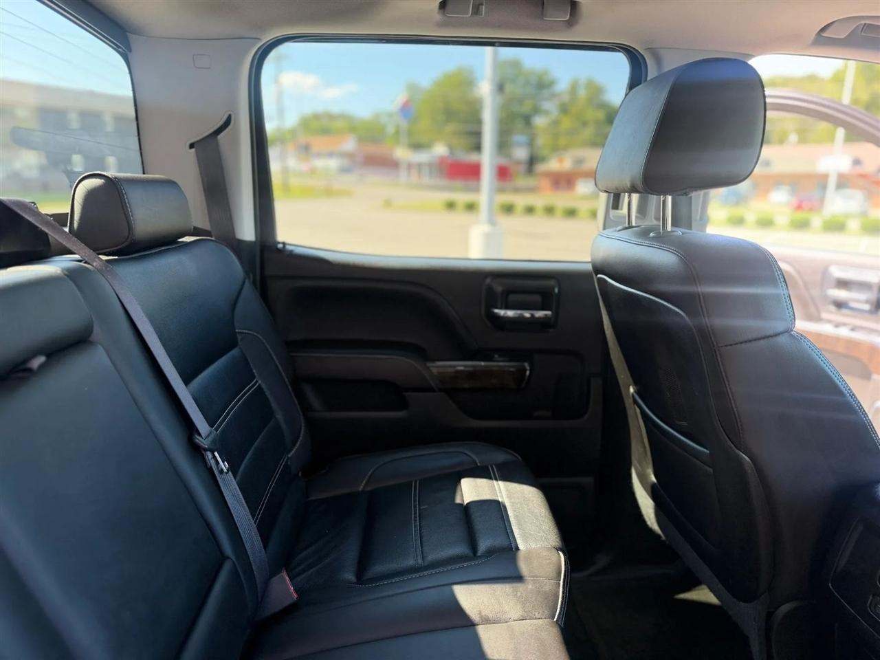 GMC Sierra 1500 4WD Crew Cab 143.5" Denali 2014