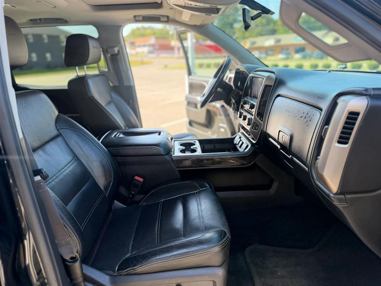 GMC Sierra 1500 4WD Crew Cab 143.5" Denali 2014