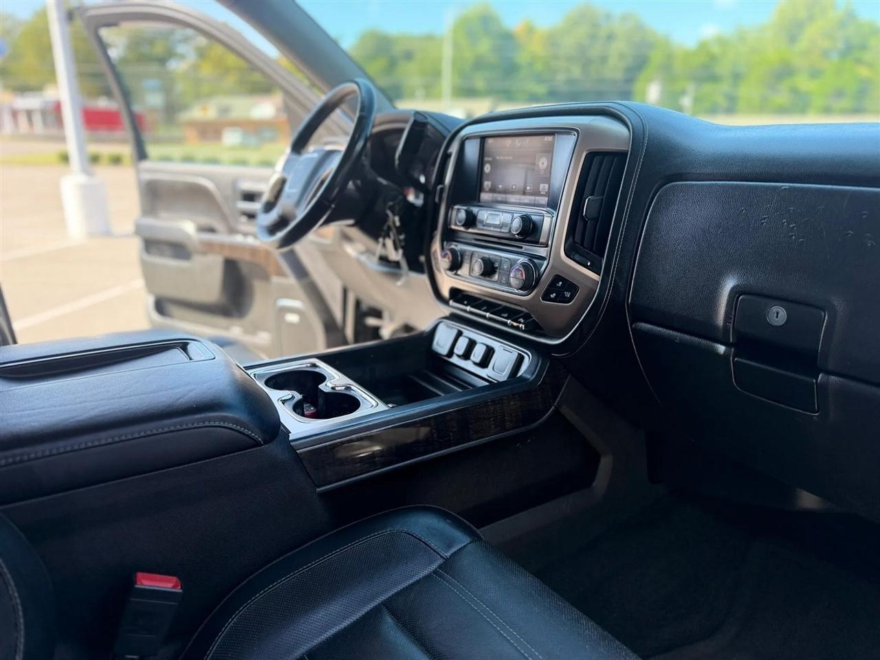 GMC Sierra 1500 4WD Crew Cab 143.5" Denali 2014