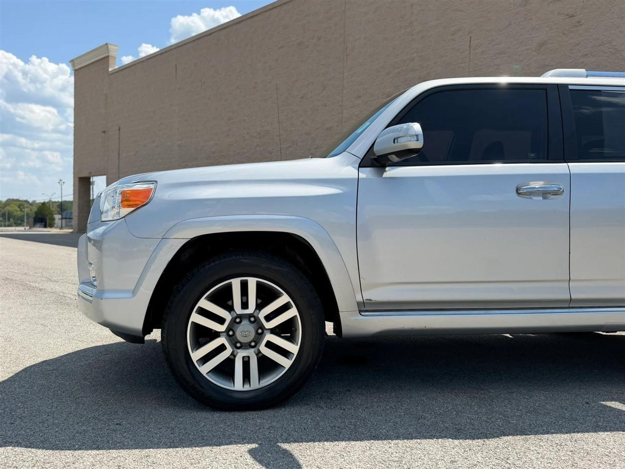 Toyota 4Runner 4WD 4dr V6 Limited (Natl) 2010