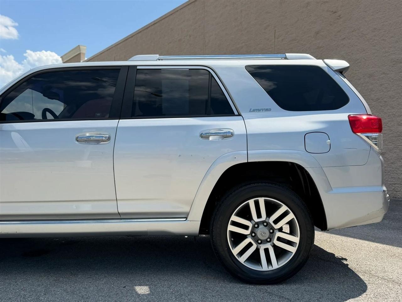 Toyota 4Runner 4WD 4dr V6 Limited (Natl) 2010