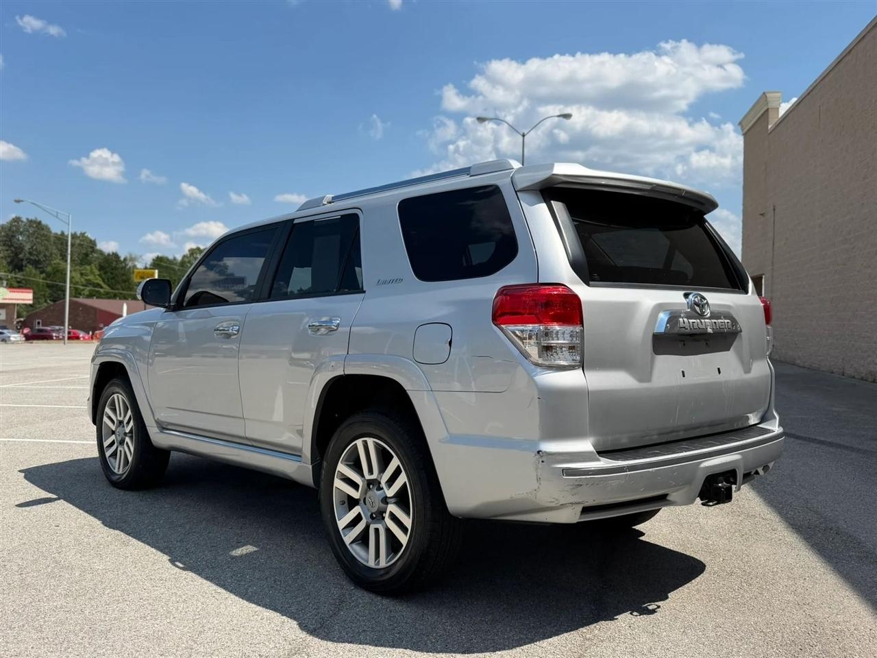 Toyota 4Runner 4WD 4dr V6 Limited (Natl) 2010
