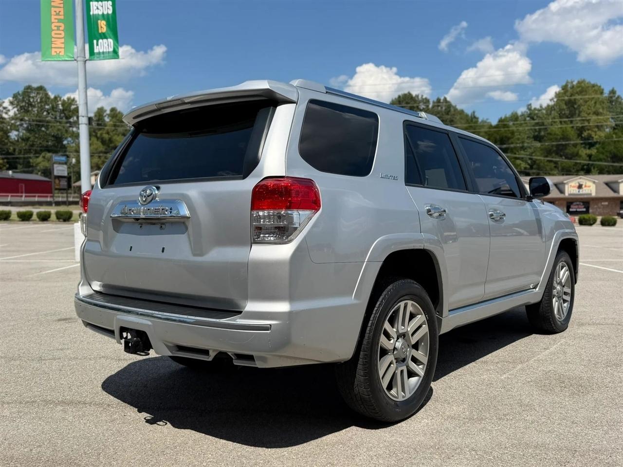 Toyota 4Runner 4WD 4dr V6 Limited (Natl) 2010