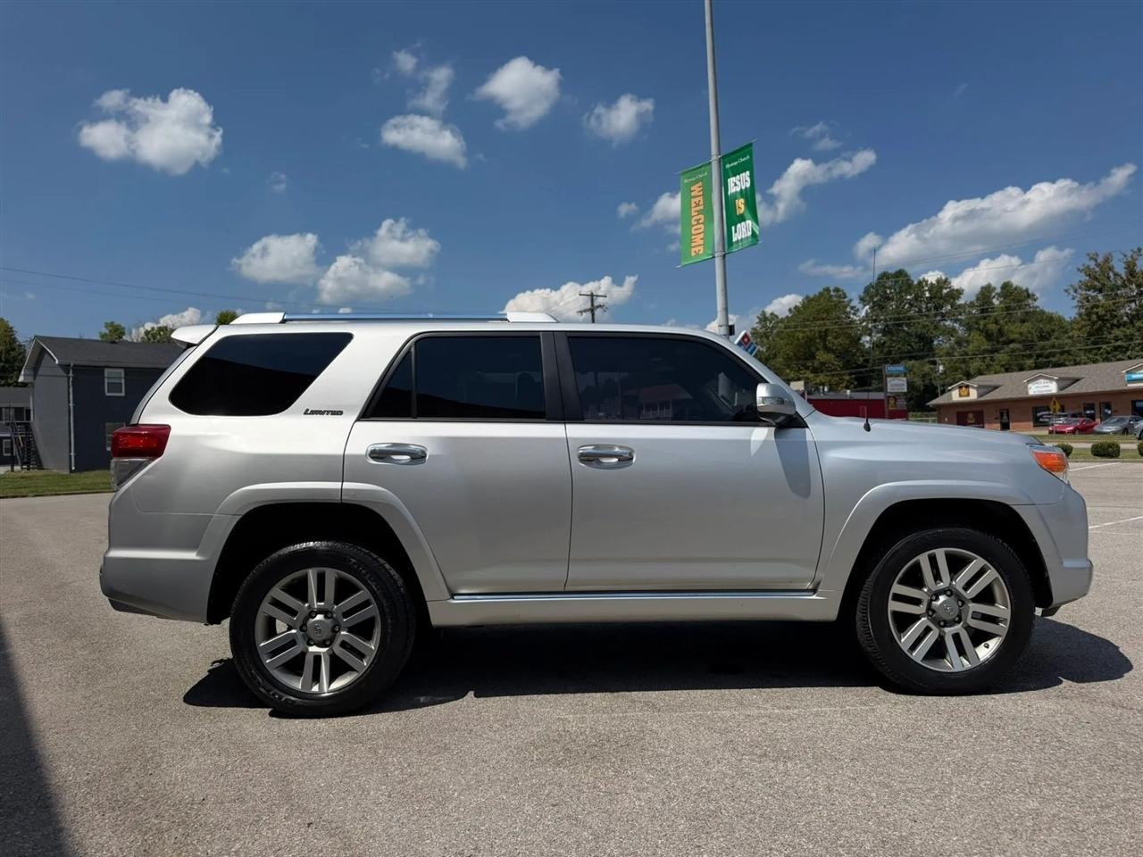 Toyota 4Runner 4WD 4dr V6 Limited (Natl) 2010