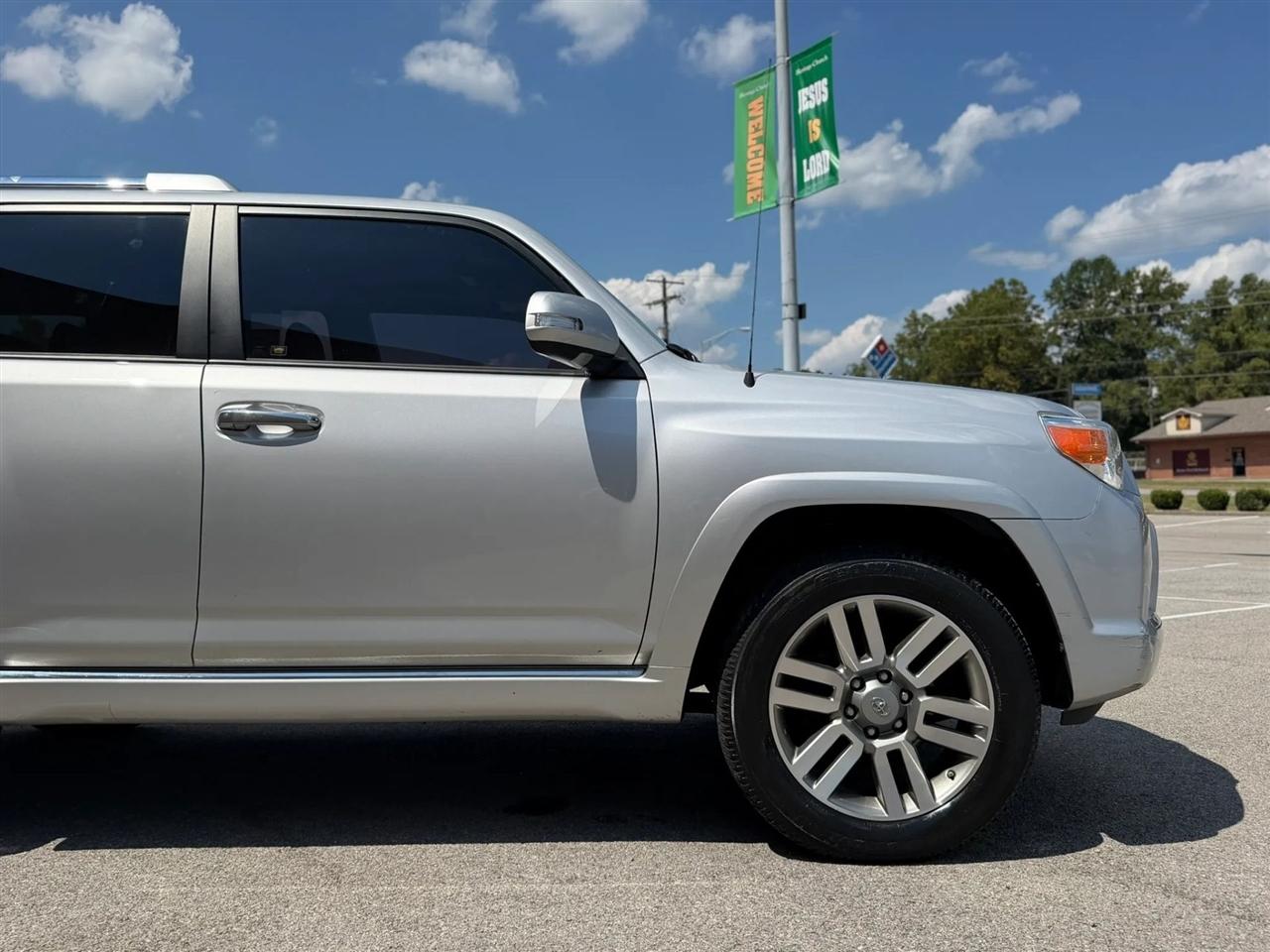 Toyota 4Runner 4WD 4dr V6 Limited (Natl) 2010