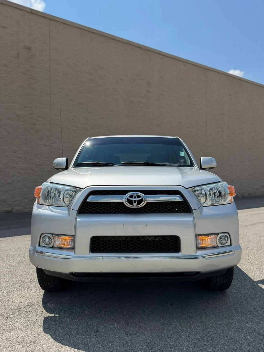 Toyota 4Runner 4WD 4dr V6 Limited (Natl) 2010