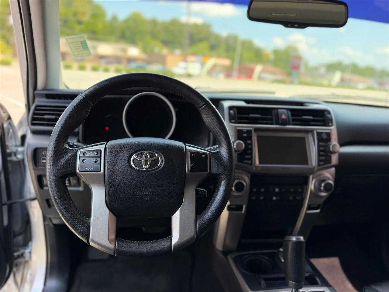 Toyota 4Runner 4WD 4dr V6 Limited (Natl) 2010