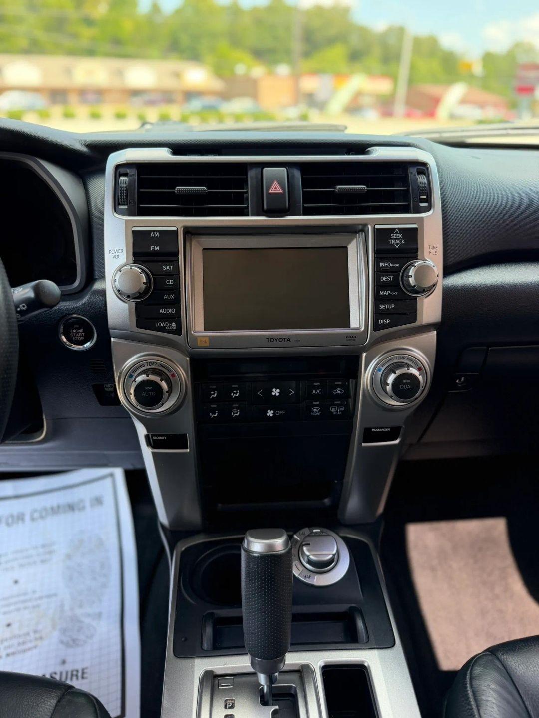 Toyota 4Runner 4WD 4dr V6 Limited (Natl) 2010