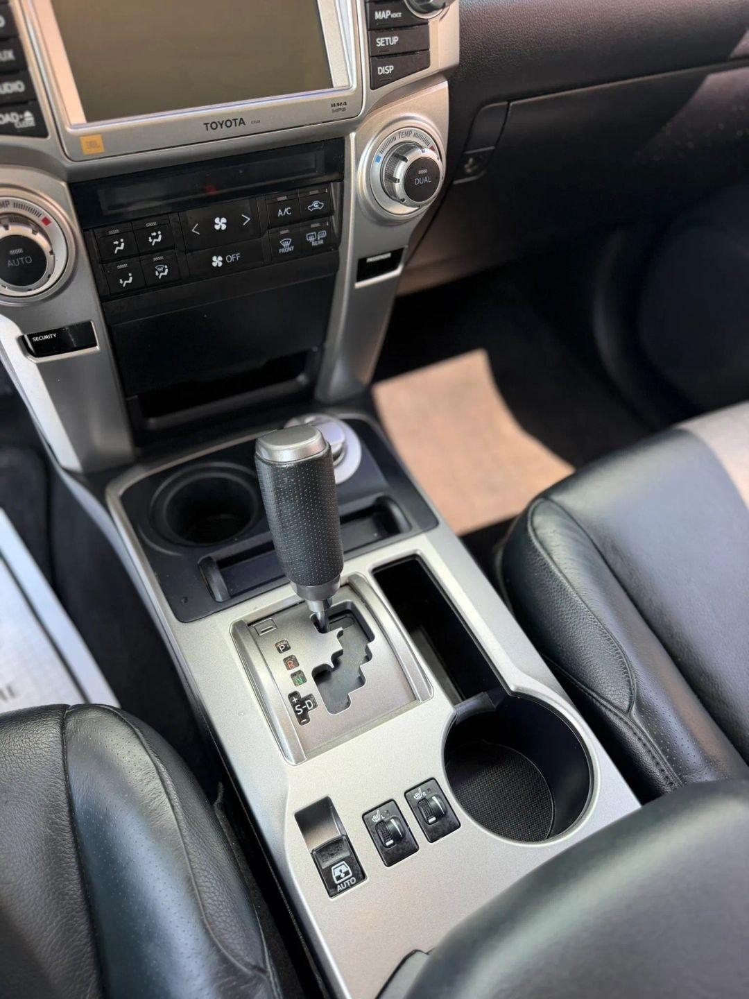 Toyota 4Runner 4WD 4dr V6 Limited (Natl) 2010
