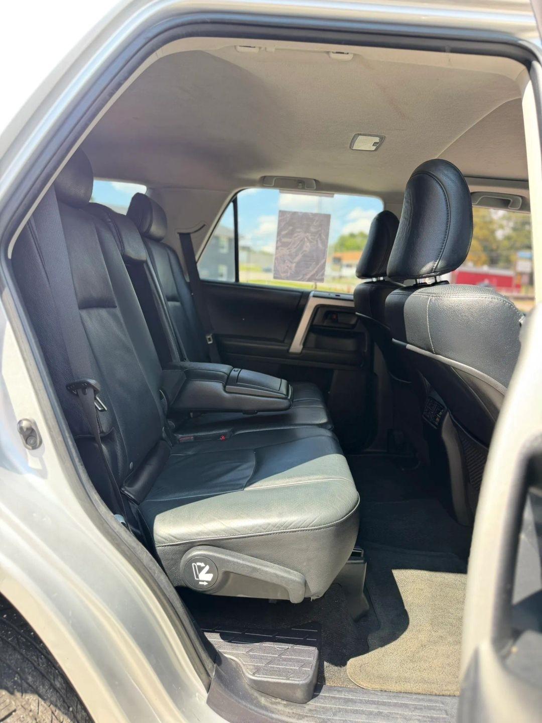 Toyota 4Runner 4WD 4dr V6 Limited (Natl) 2010