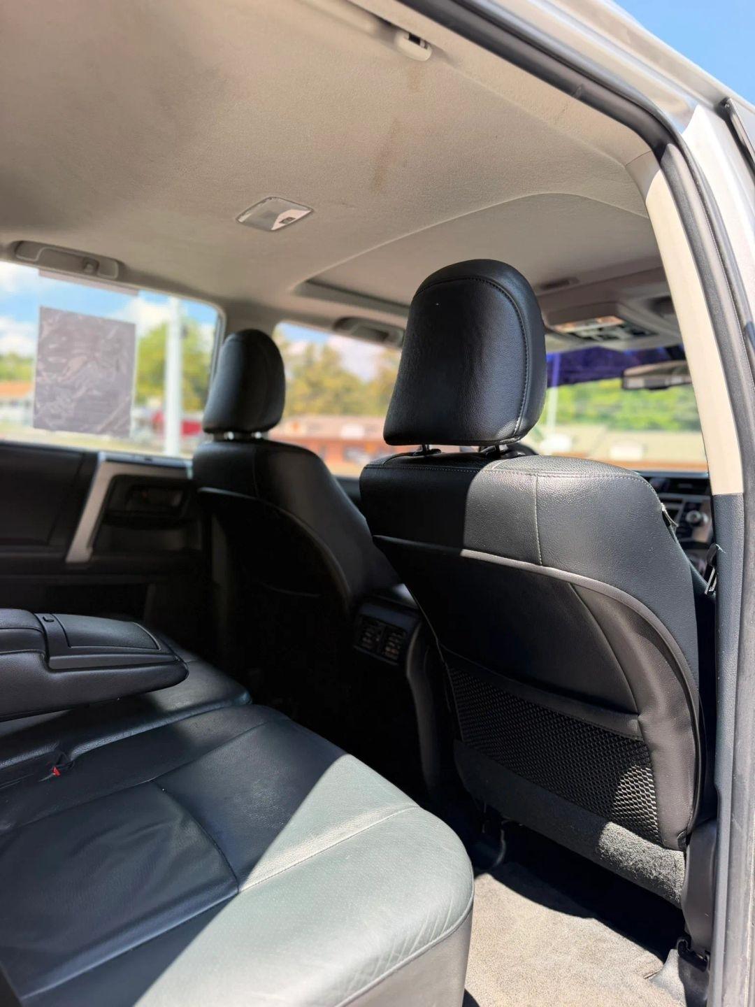 Toyota 4Runner 4WD 4dr V6 Limited (Natl) 2010