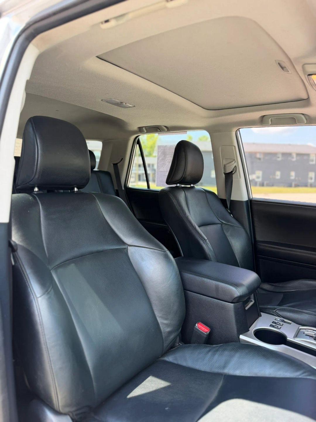 Toyota 4Runner 4WD 4dr V6 Limited (Natl) 2010