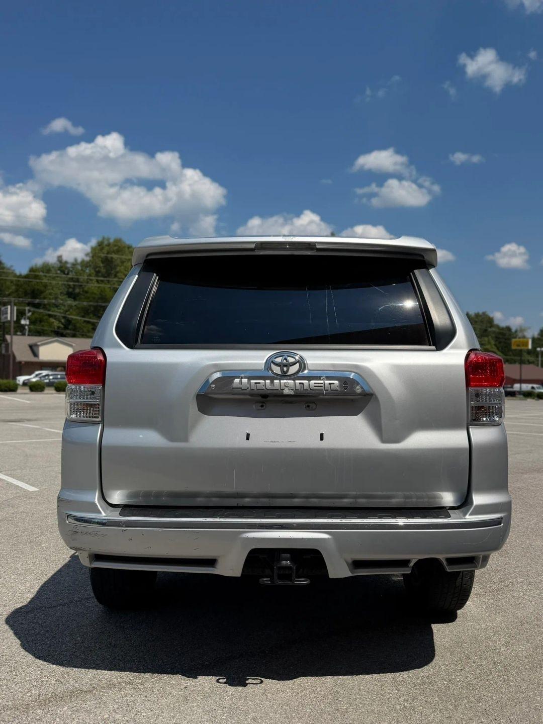 Toyota 4Runner 4WD 4dr V6 Limited (Natl) 2010