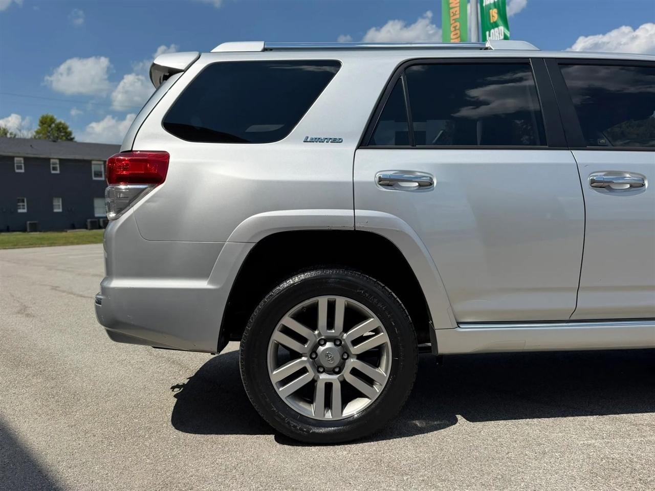 Toyota 4Runner 4WD 4dr V6 Limited (Natl) 2010