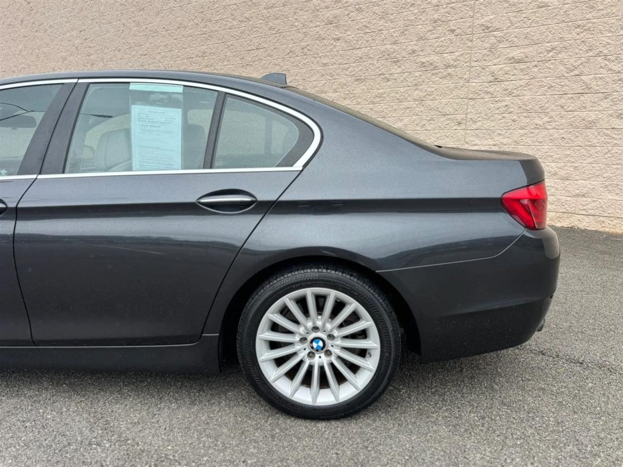 BMW 5 Series 4dr Sdn 535i RWD 2013