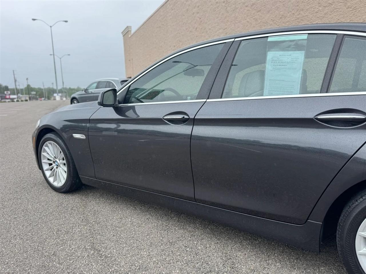 BMW 5 Series 4dr Sdn 535i RWD 2013