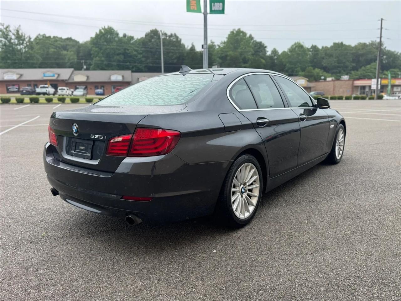BMW 5 Series 4dr Sdn 535i RWD 2013