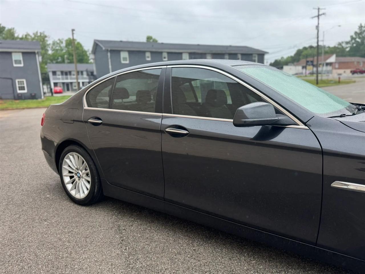 BMW 5 Series 4dr Sdn 535i RWD 2013