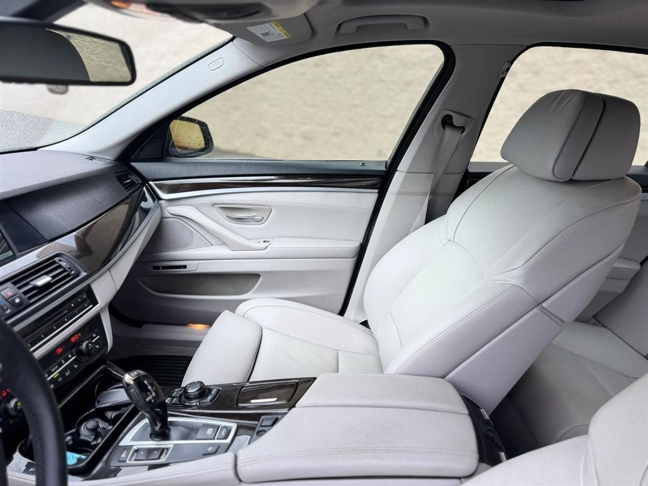 BMW 5 Series 4dr Sdn 535i RWD 2013