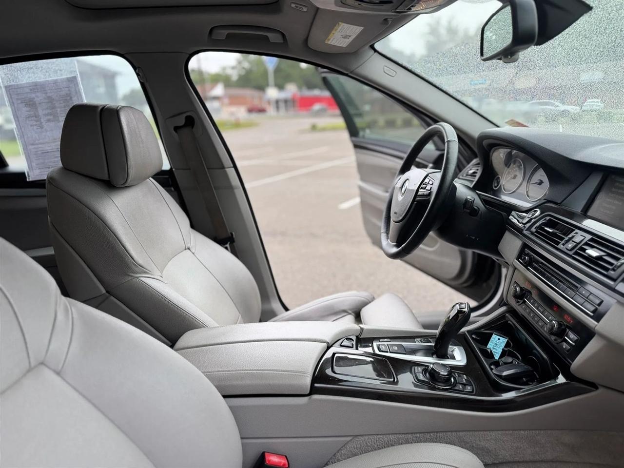 BMW 5 Series 4dr Sdn 535i RWD 2013