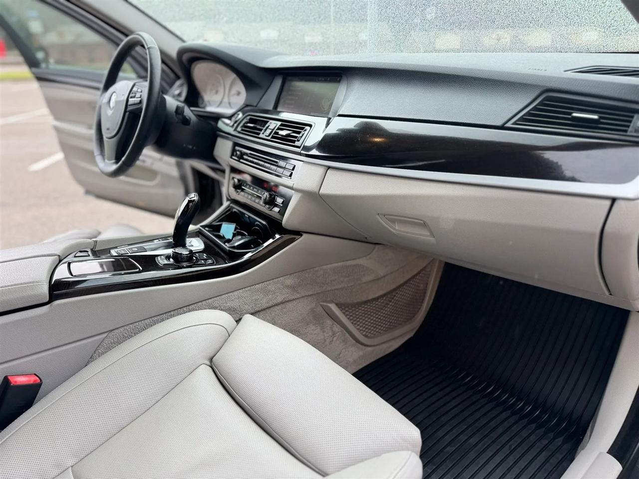 BMW 5 Series 4dr Sdn 535i RWD 2013