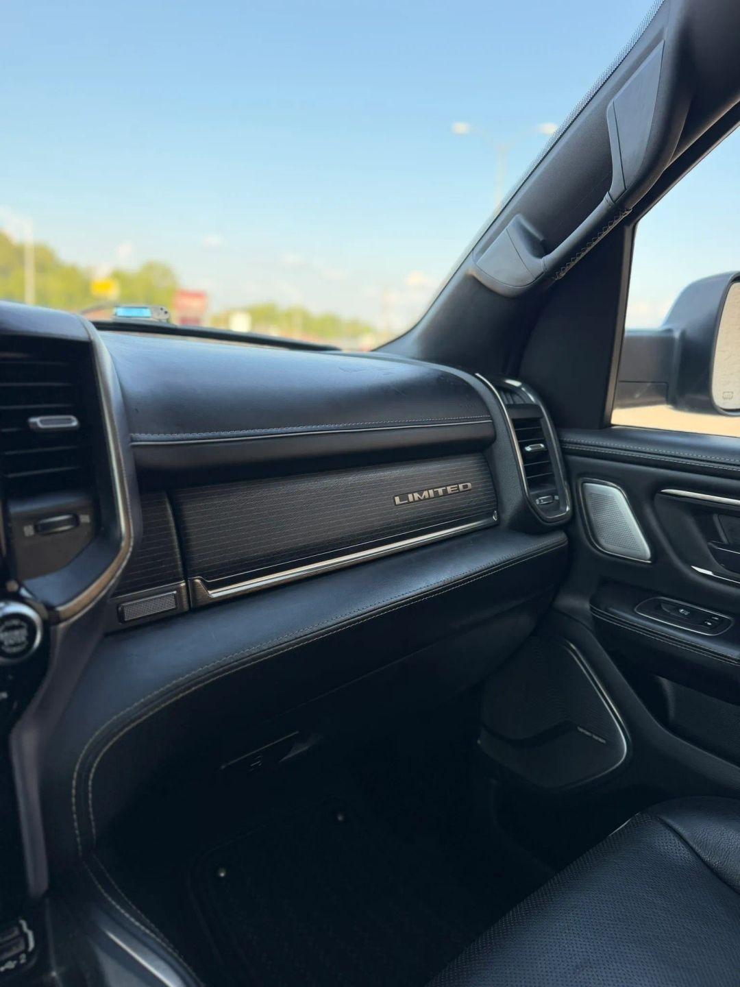RAM 1500 Limited 4x4 Crew Cab 5'7" Box 2019