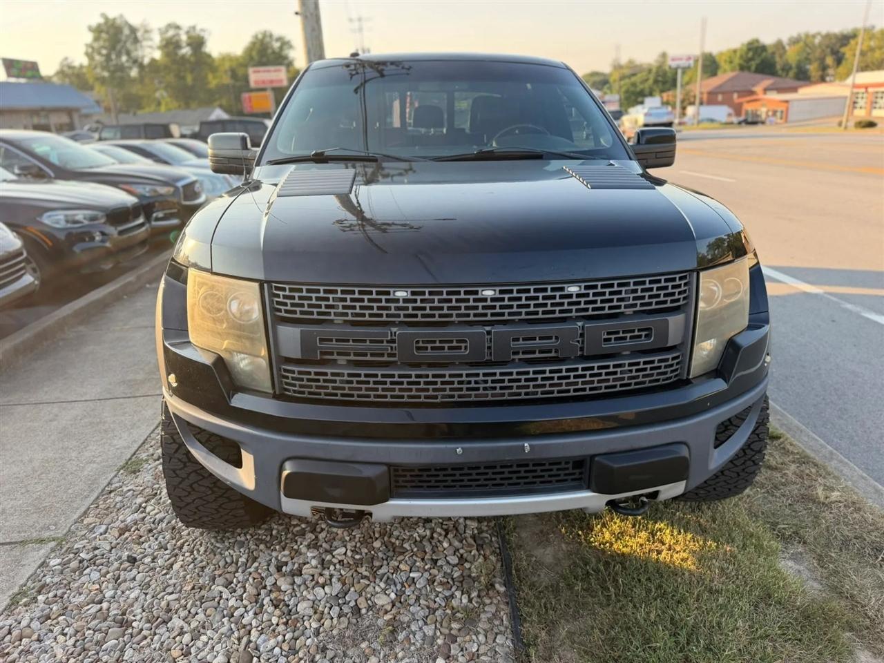 Ford F-150 4WD SuperCrew 145" SVT Raptor 2011