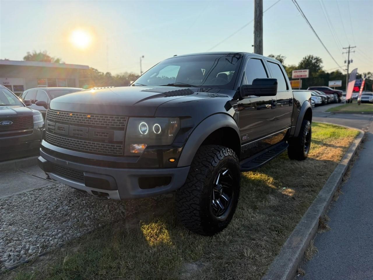 Ford F-150 4WD SuperCrew 145" SVT Raptor 2011