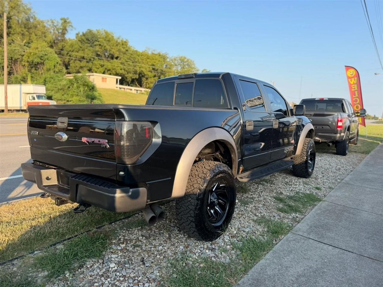 Ford F-150 4WD SuperCrew 145" SVT Raptor 2011