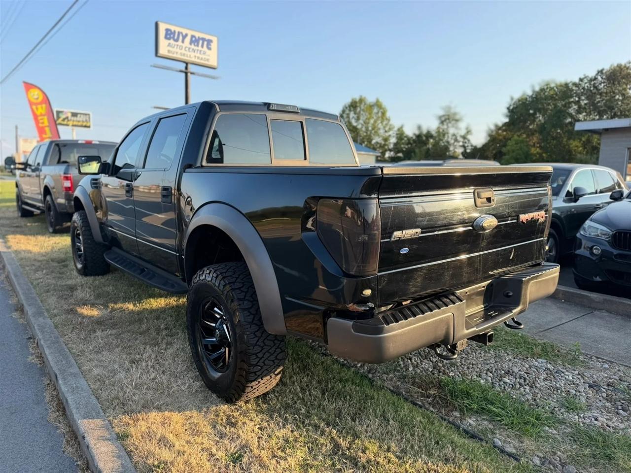 Ford F-150 4WD SuperCrew 145" SVT Raptor 2011