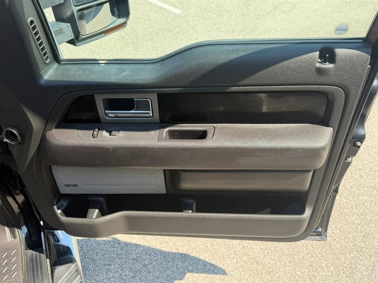Ford F-150 4WD SuperCrew 145" Platinum 2009
