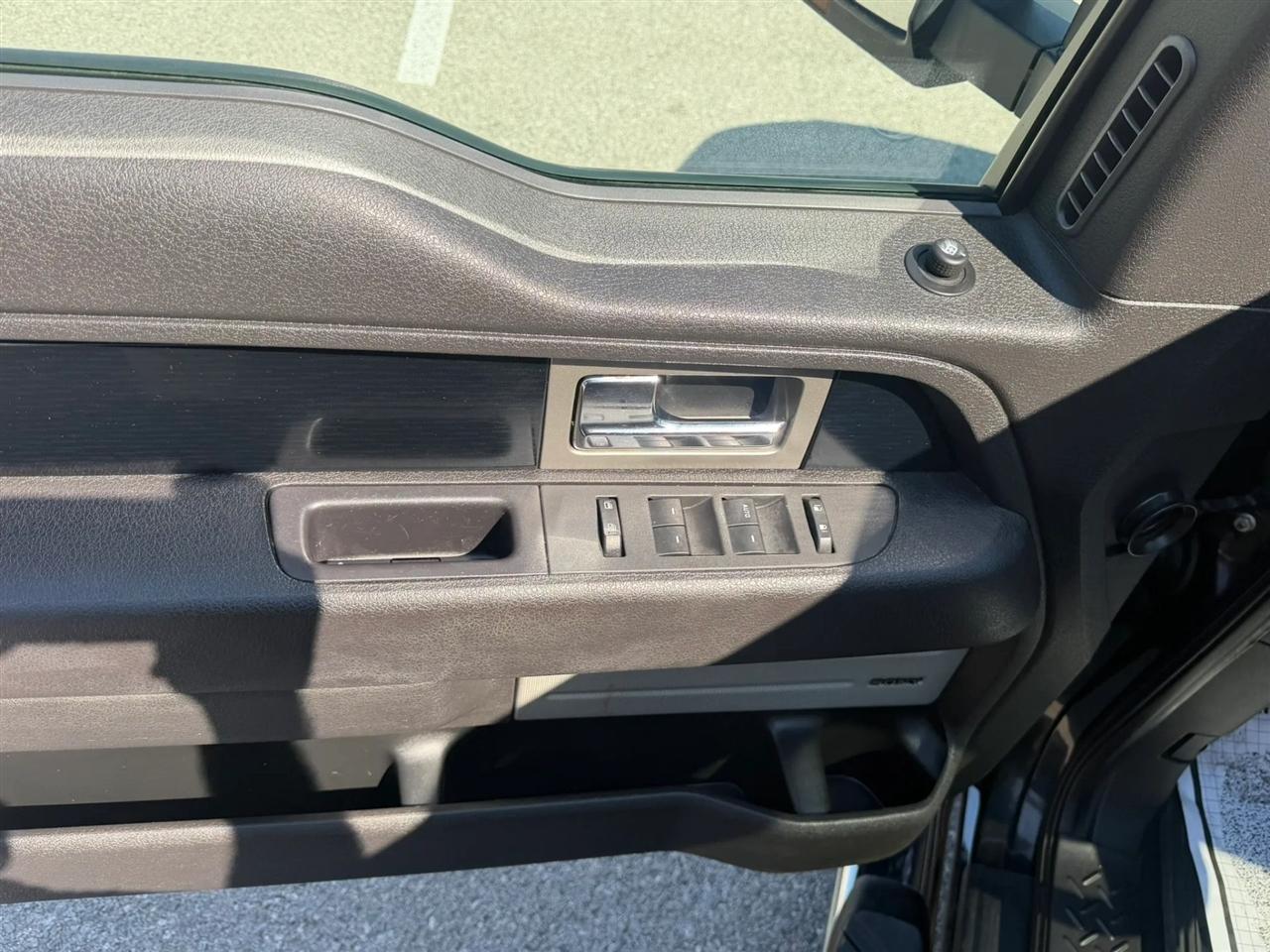 Ford F-150 4WD SuperCrew 145" Platinum 2009