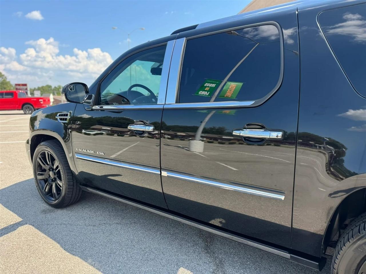 Cadillac Escalade ESV AWD 4dr Platinum Edition 2011