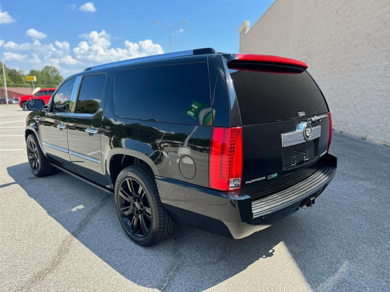Cadillac Escalade ESV AWD 4dr Platinum Edition 2011