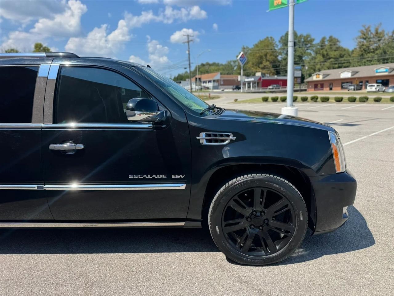 Cadillac Escalade ESV AWD 4dr Platinum Edition 2011